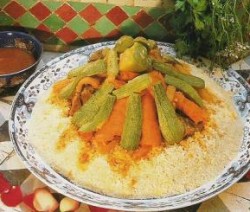 Cous-cous met uiene en rozijnen